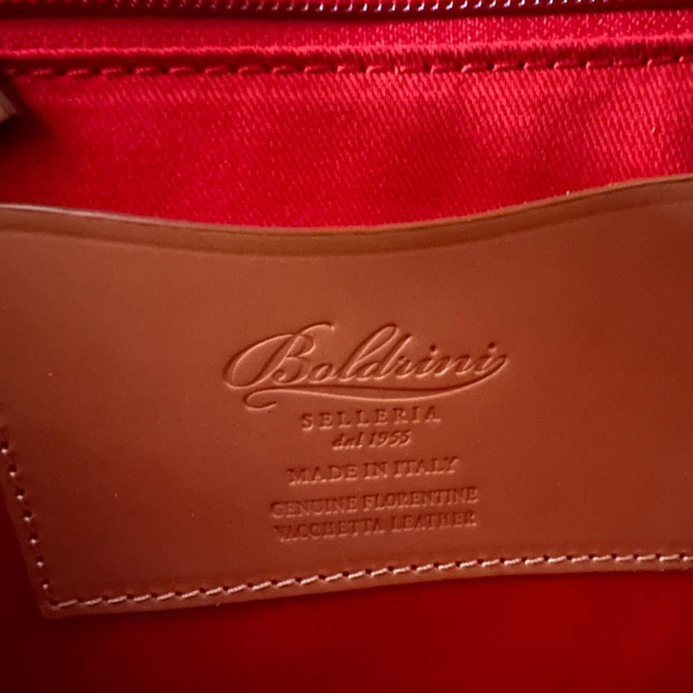 BOLDRINI
Made In Italy Leather Asymmetrical Saddle Bag - Picture 10 of 12